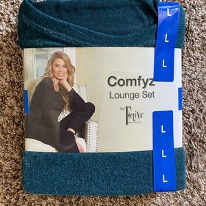 Lounge set large Costco brand turquoise